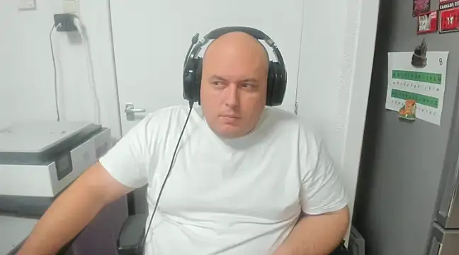 Snapshot of BigromeoXX chatting on 11, 12, 2024 BigromeoXX online show from 11, 12, 2024