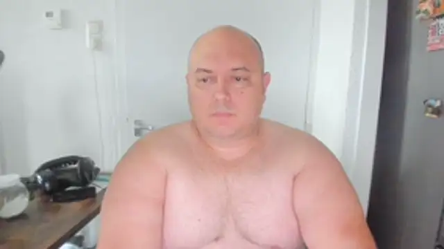 Snapshot of BigromeoXX chatting on 14, 11, 2025 BigromeoXX online show from 14, 11, 2025