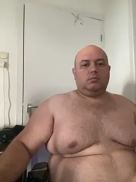 Snapshot of BigromeoXX chatting on 30, 11, 2025 BigromeoXX online show from 30, 11, 2025