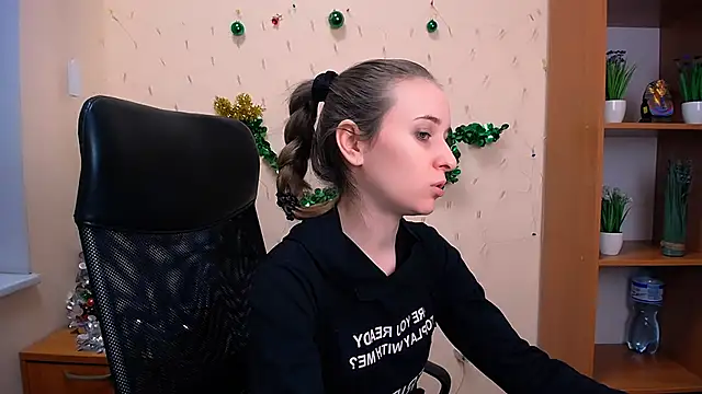 Snapshot of _Nicole_new chatting on 18, 12, 2024  Nicole new online show from 18, 12, 2024