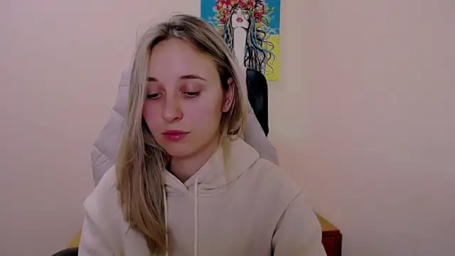 Snapshot of _Nicole_new chatting on 19, 10, 2025  Nicole new online show from 19, 10, 2025