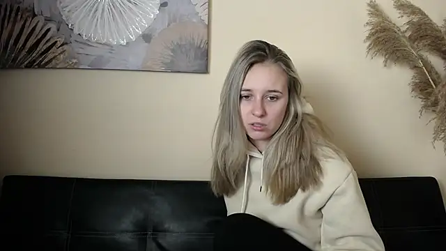 Snapshot of _Nicole_new chatting on 8, 11, 2025 Nicole new online show from 8, 11, 2025