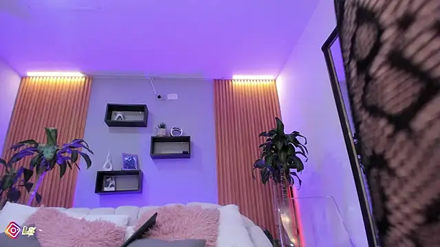 Aixaa charles online show from 15, 4, 2026