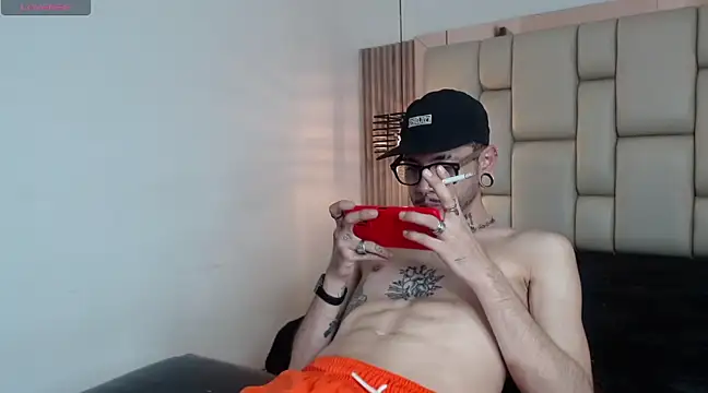 Snapshot of MurdockH chatting on 13, 2, 2025 MurdockH online show from 13, 2, 2025