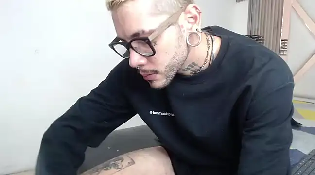 Snapshot of MurdockH chatting on 18, 3, 2025 MurdockH online show from 18, 3, 2025