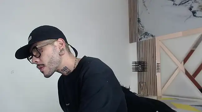 Snapshot of MurdockH chatting on 18, 3, 2025 MurdockH online show from 18, 3, 2025