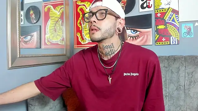 Snapshot of MurdockH chatting on 15, 10, 2025 MurdockH online show from 15, 10, 2025