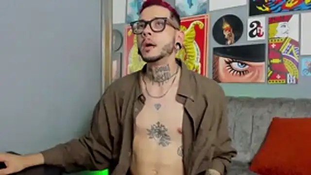 Snapshot of MurdockH chatting on 11, 11, 2025 MurdockH online show from 11, 11, 2025