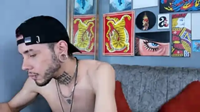 Snapshot of MurdockH chatting on 19, 12, 2025 MurdockH online show from 19, 12, 2025