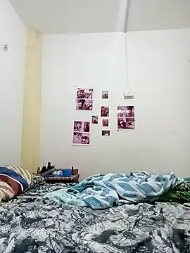 Snapshot of safira_hot chatting on 15, 10, 2025 safira hot online show from 15, 10, 2025