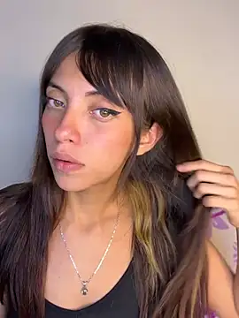 Snapshot of MiaGoth_ chatting on 5, 7, 2026 MiaGoth online show from 5, 7, 2026