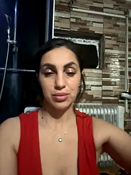 EmaSkyes online show from 4, 12, 2025