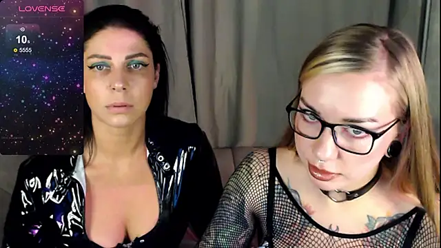 Snapshot of Carrie_Moonshine chatting on 4, 1, 2025 Carrie Moonshine online show from 4, 1, 2025