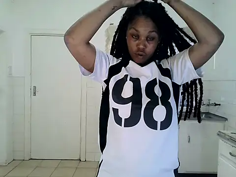 Snapshot of ReginaStar16 chatting on 8, 7, 2026 ReginaStar16 online show from 8, 7, 2026