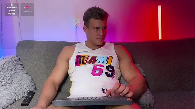 Adam misti online show from 3, 2, 2025