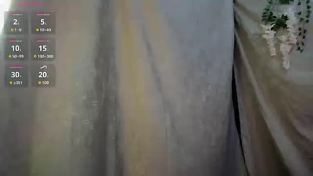 Snapshot of Lesly_Parkeer chatting on 7, 10, 2025 Lesly Parkeer online show from 7, 10, 2025