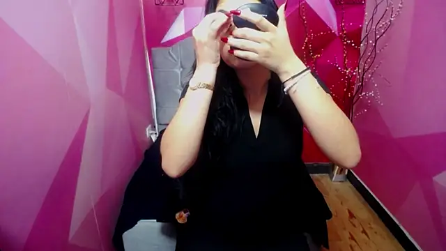 Snapshot of EMMA_COLINSS chatting on 16, 12, 2024 EMMA COLINSS online show from 16, 12, 2024