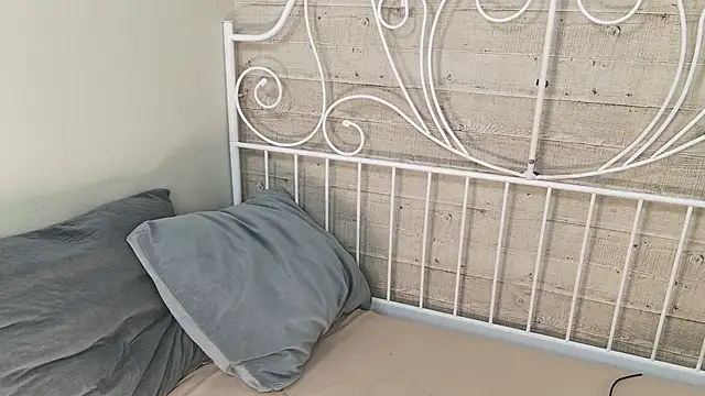 Snapshot of GiselleParton chatting on 28, 12, 2024 GiselleParton online show from 28, 12, 2024