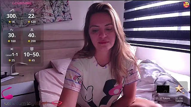 Snapshot of ParisW chatting on 16, 12, 2025 ParisW online show from 16, 12, 2025