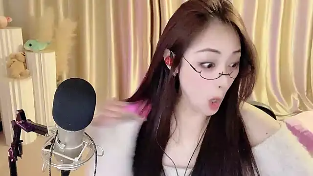 Daisy-77 online show from 27, 2, 2025