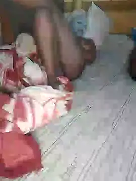 Snapshot of African_Masked_Couple chatting on 20, 12, 2024 African Masked Couple online show from 20, 12, 2024