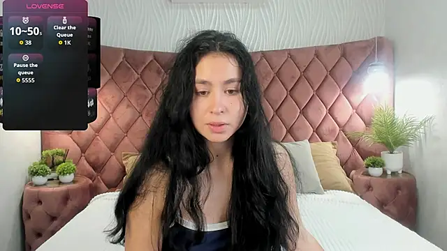 Snapshot of Mile_Madeline chatting on 2, 10, 2025 Mile Madeline online show from 2, 10, 2025