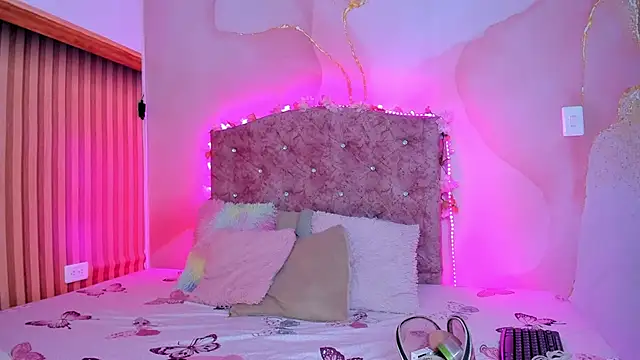 Daisy  rose online show from 20, 3, 2025