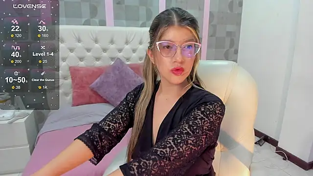 SEXMILLA  online show from 5, 3, 2025