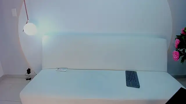 Ada Monroe10 online show from 15, 12, 2025