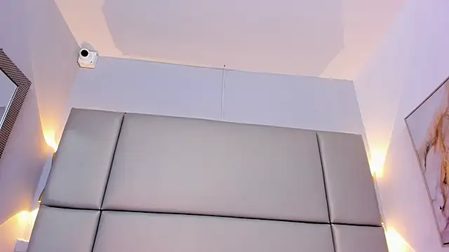 tifanyhills  online show from 10, 1, 2025