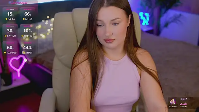 Snapshot of OneLaya chatting on 22, 10, 2025 OneLaya online show from 22, 10, 2025