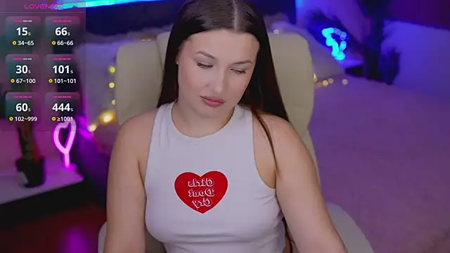 Snapshot of OneLaya chatting on 19, 11, 2025 OneLaya online show from 19, 11, 2025