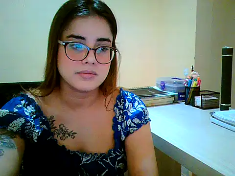 Snapshot of maliamiller chatting on 18, 9, 2025 maliamiller online show from 18, 9, 2025