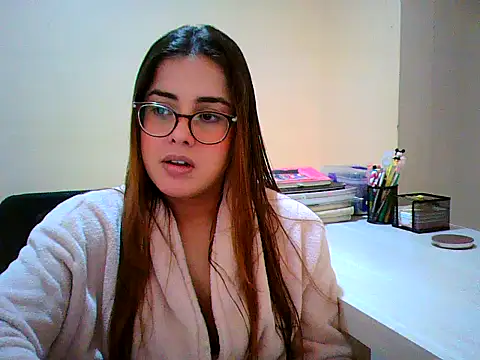 Snapshot of maliamiller chatting on 26, 9, 2025 maliamiller online show from 26, 9, 2025