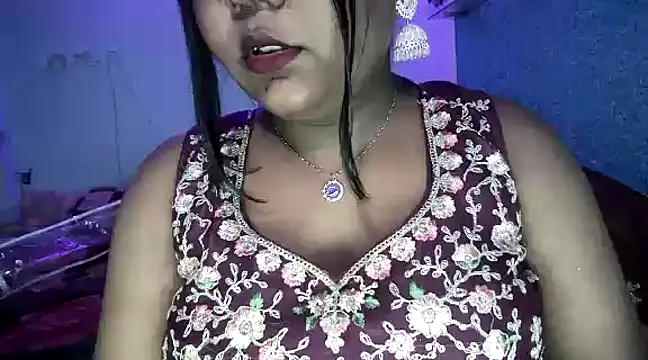 Snapshot of expression_queen chatting on 5, 1, 2025 expression queen online show from 5, 1, 2025