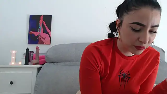 Snapshot of leilacam25 chatting on 23, 11, 2025 leilacam25 online show from 23, 11, 2025