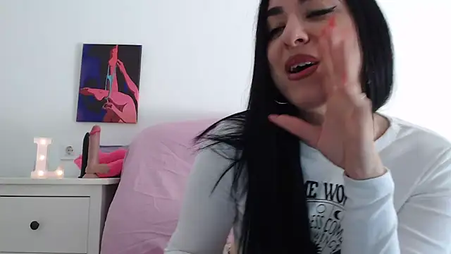 Snapshot of leilacam25 chatting on 29, 11, 2025 leilacam25 online show from 29, 11, 2025