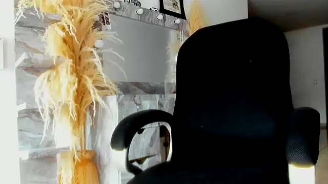 Snapshot of doll_celeste20 chatting on 6, 4, 2026 doll celeste20 online show from 6, 4, 2026