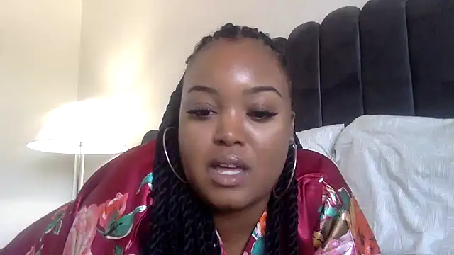 itsprettyfee online show from 5, 1, 2025