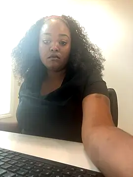 itsprettyfee online show from 18, 9, 2025