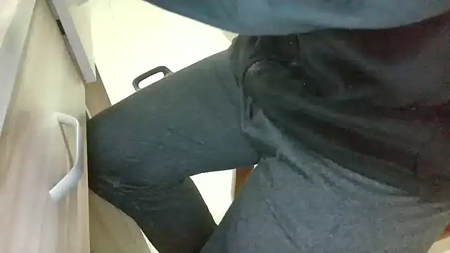 huzi518 online show from 17, 3, 2025