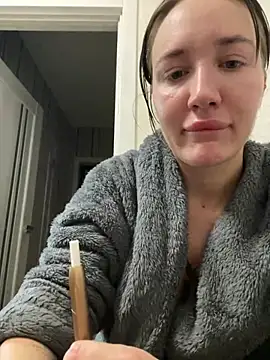 Stasia Queen online show from 8, 2, 2025