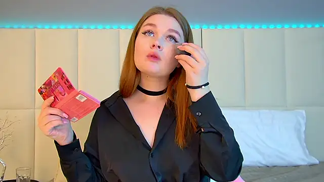 CrystalLyons online show from 2, 3, 2025