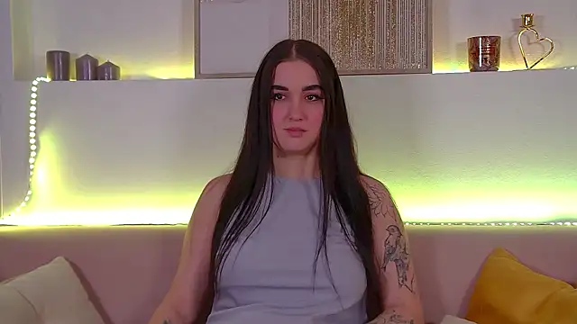 ChristinaMilton online show from 27, 2, 2025