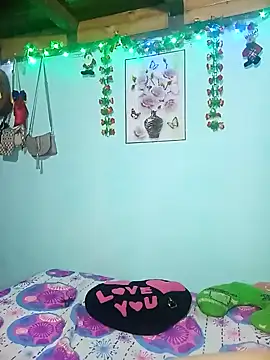 Snapshot of ELISA_90 chatting on 8, 1, 2025 ELISA 90 online show from 8, 1, 2025