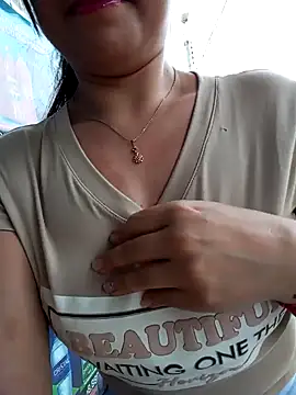 Snapshot of ELISA_90 chatting on 5, 2, 2025 ELISA 90 online show from 5, 2, 2025