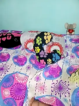 Snapshot of ELISA_90 chatting on 8, 3, 2025 ELISA 90 online show from 8, 3, 2025