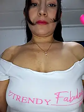 Snapshot of ELISA_90 chatting on 19, 11, 2025 ELISA 90 online show from 19, 11, 2025