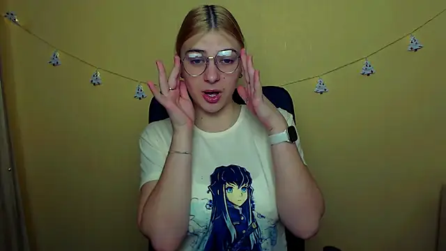 Snapshot of Luna_Lush_ chatting on 15, 12, 2024 Luna Lush online show from 15, 12, 2024