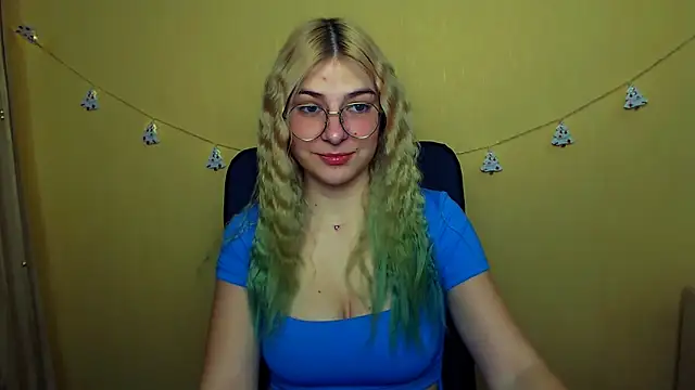 Snapshot of Luna_Lush_ chatting on 17, 12, 2024 Luna Lush online show from 17, 12, 2024